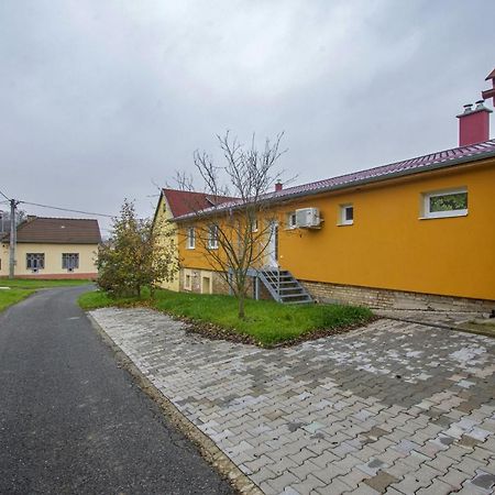 Velky Apartman Zlamanka Kromeriz Exterior photo